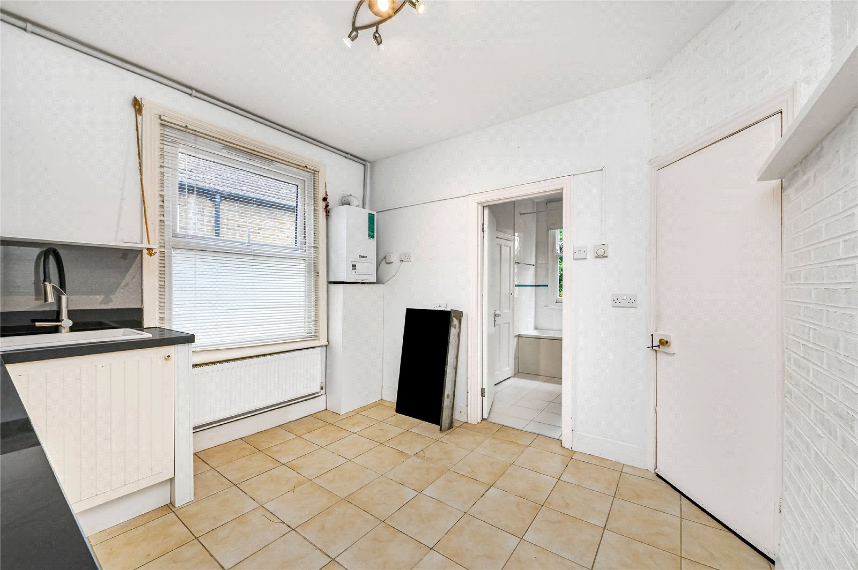 Images for Tooting Broadway EAID:163099177 BID:FRD