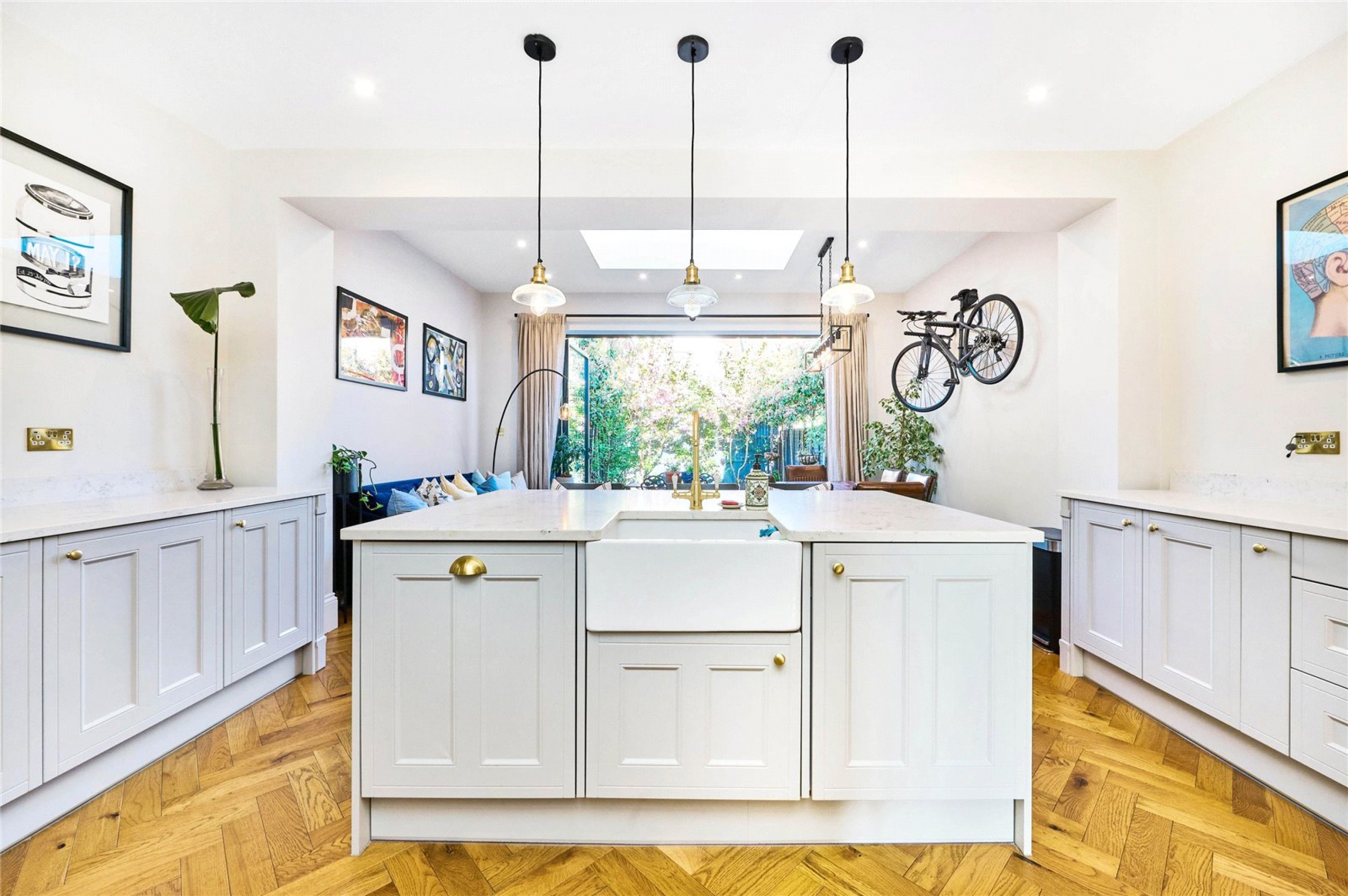 Images for Mitcham EAID:163099177 BID:FRD