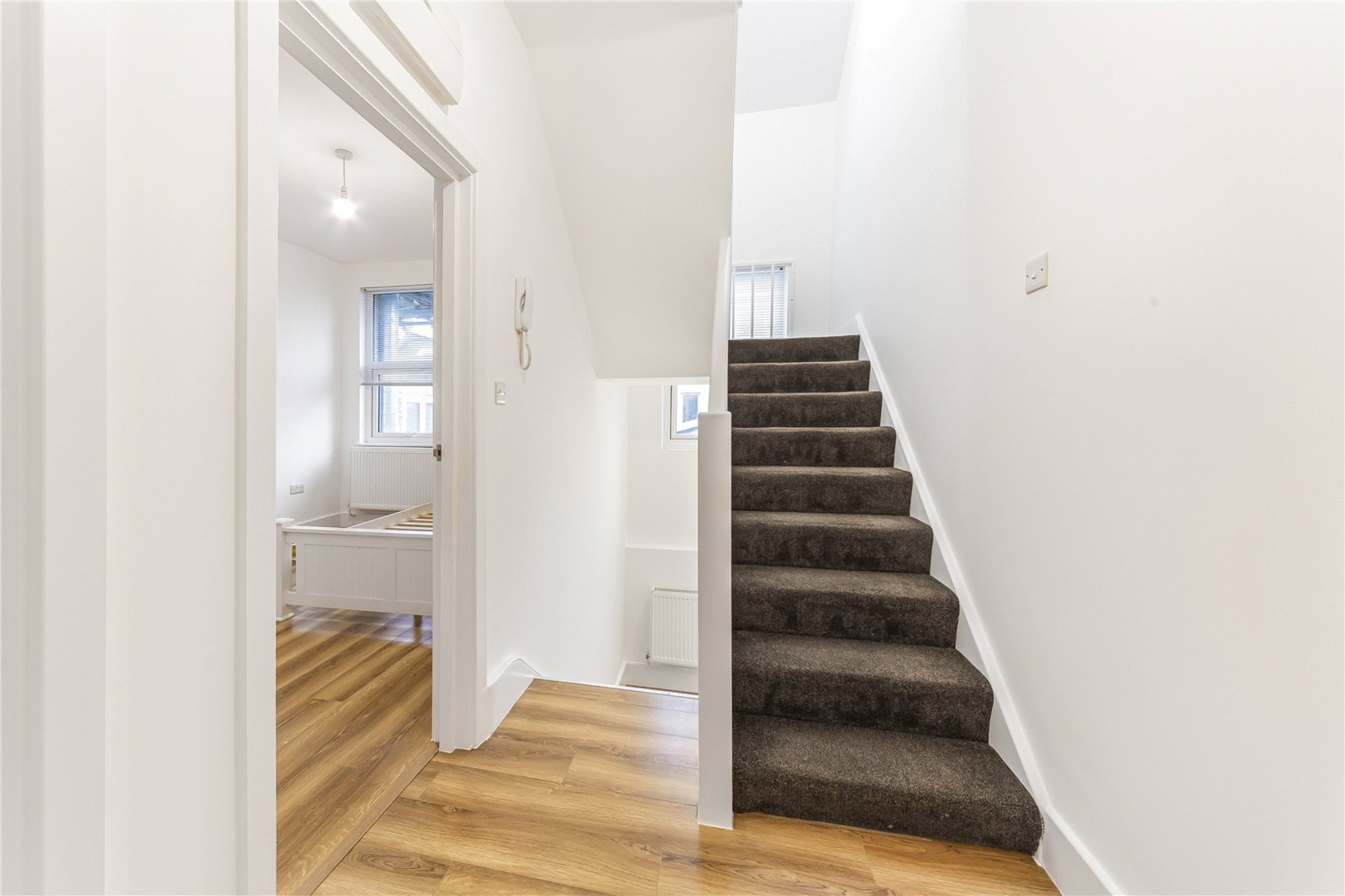 Images for Elephant & Castle, London EAID:4101633374 BID:CLM