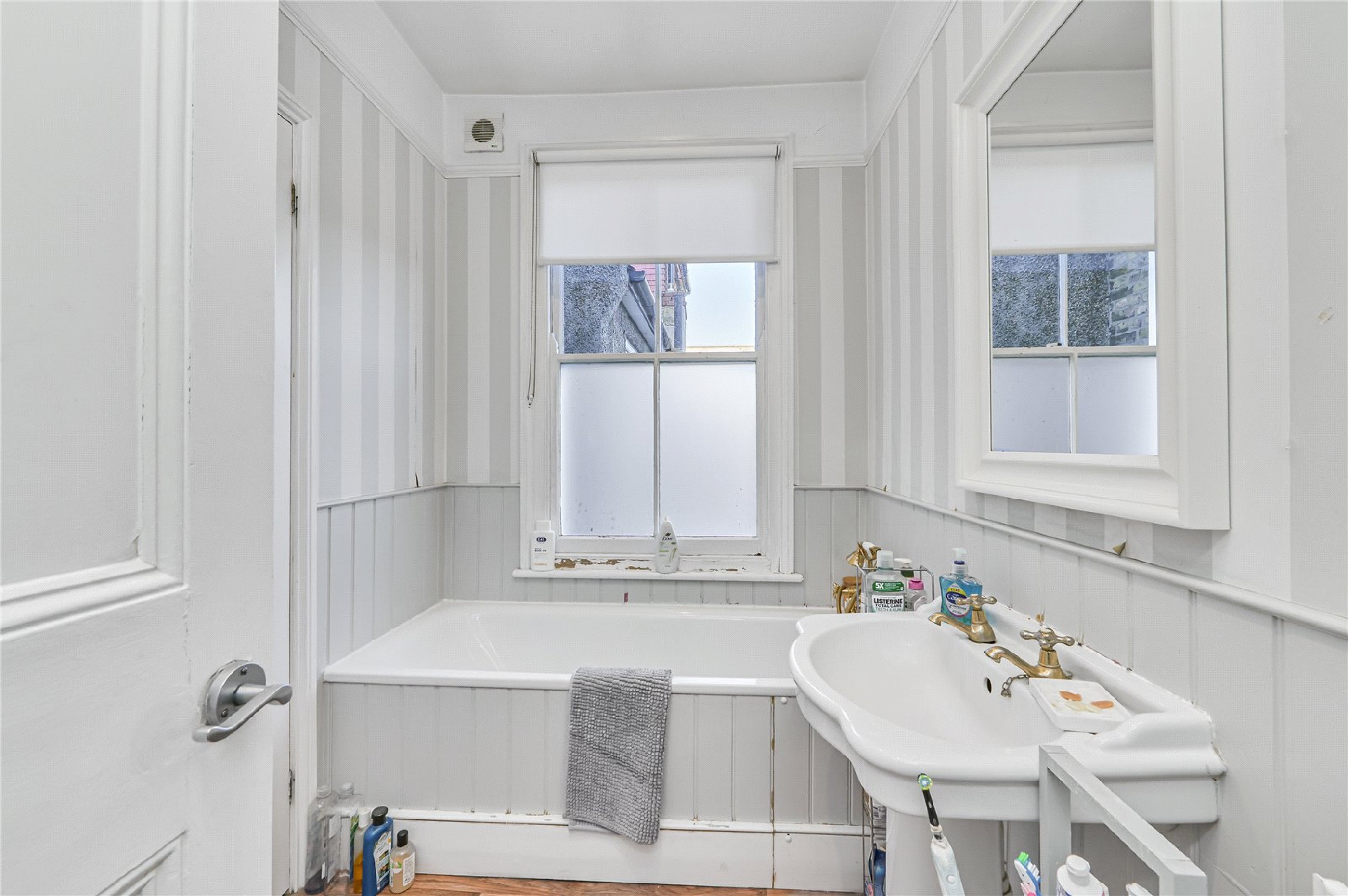 Images for London EAID:4101633374 BID:BLM