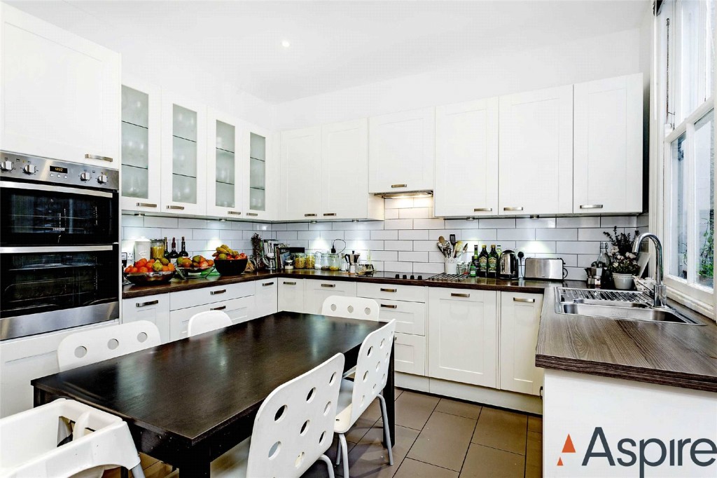 Images for London EAID:4101633374 BID:BLM