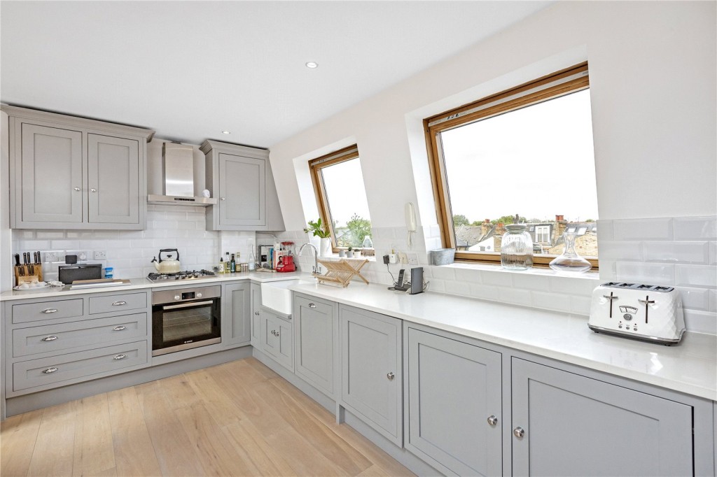 Images for Fulham EAID:4101633374 BID:FLS