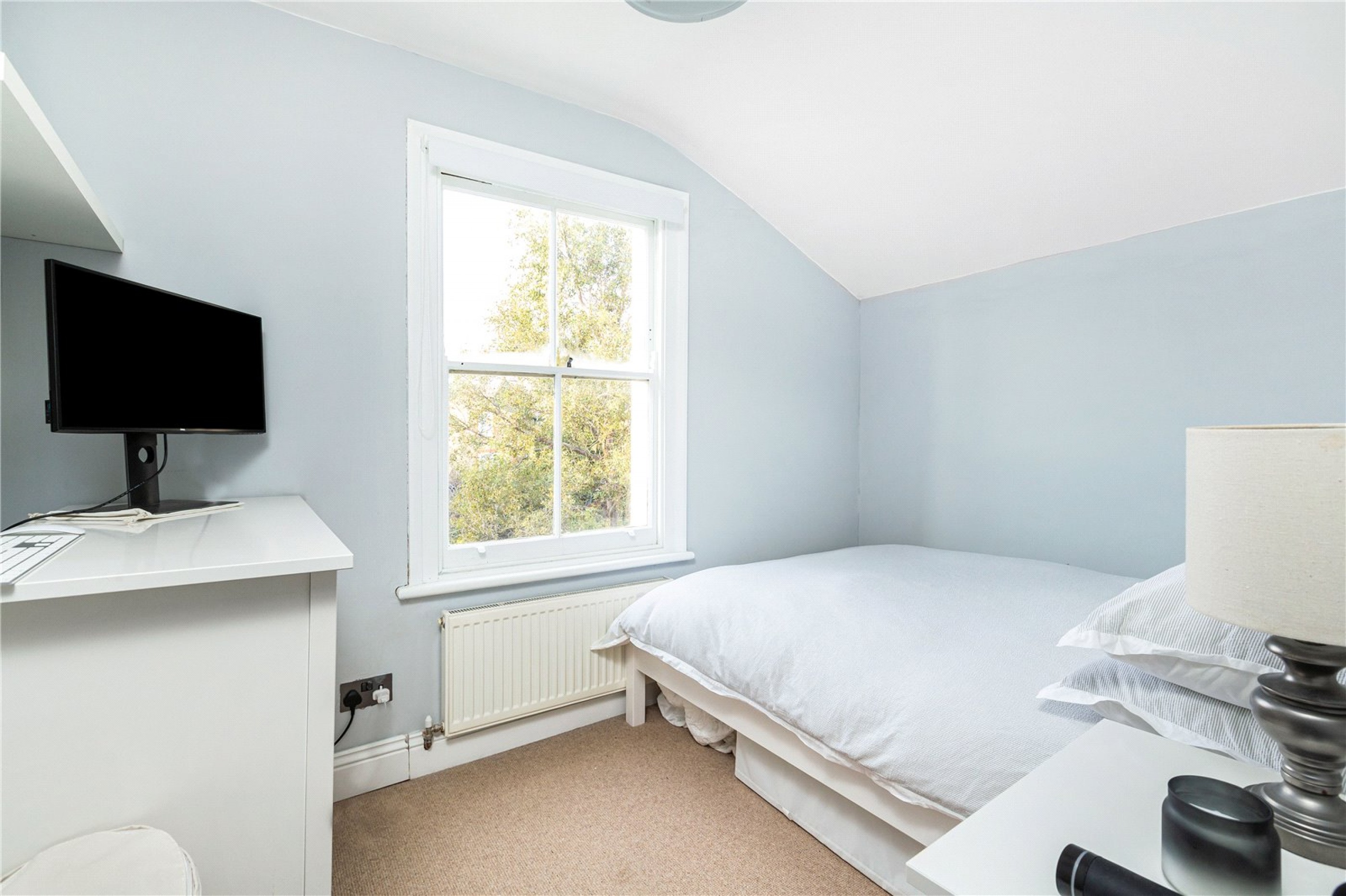 Images for Fulham EAID:4101633374 BID:FLS