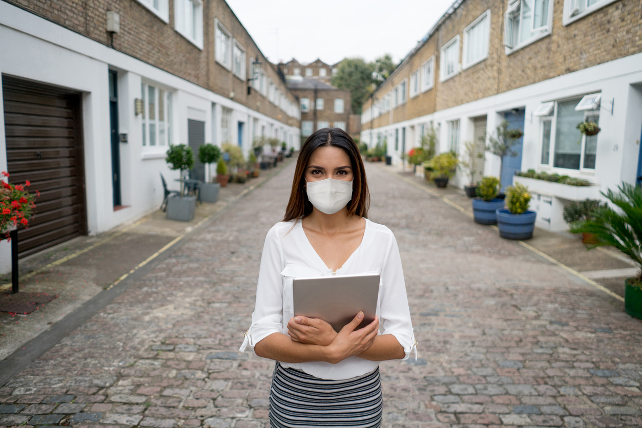  After adjustment, property buyers and sellers in South West London have adopted a ‘keep calm and carry on moving’ attitude. Our socially distanced meetings between branch managers have revealed that activity is already back to pre-Covid levels – most noticeably with a surge in new buyers registering their interest with us. 